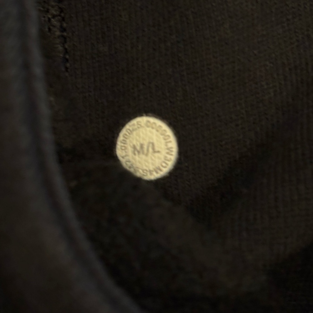 lululemon - Cropped Black Hoodie - Picture 3 of 4